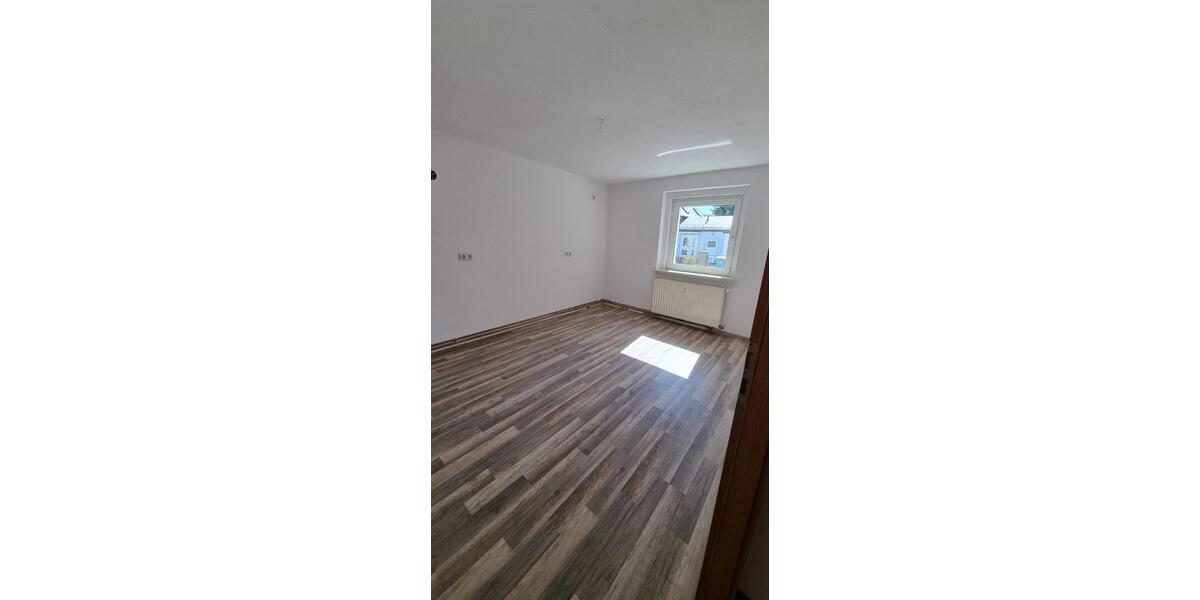 Erdgeschoßwohnung Lichtenstein (Sachsen) - 2 Zimmer, 53 m&sup2;, 320&euro; | Angebot:26380339