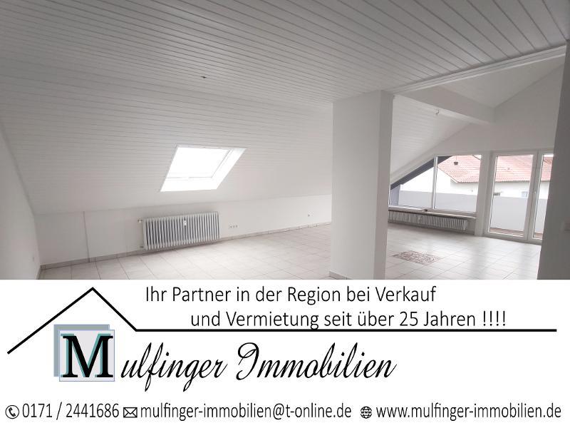 3- Zi. DG Wohnung mit 2 Balkonen und Garage 3 zimmer