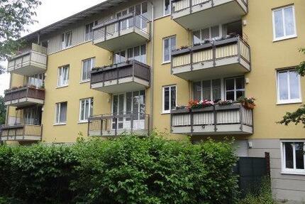 Klotzsche: Single-Wohnung mit Balkon und TG-Stellplatz 2 zimmer