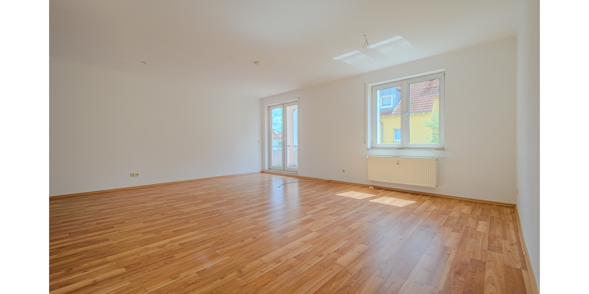 BALKON – WANNEN-DUSCHBAD MIT FENSTER – ROLLOS – SCHÖN GELEGEN - Etagenwohnung Meißen Niederspaar | Angebot:27230317