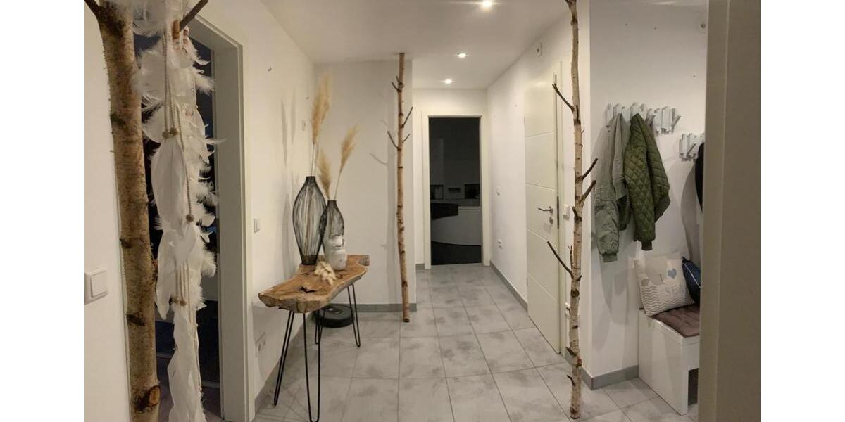 Erdgeschoßwohnung Adelsdorf - 5 Zimmer, 146 m&sup2;, 1.490&euro; | Angebot:25053262