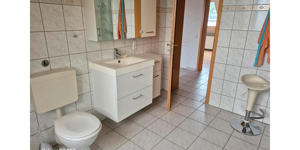 Dachgeschoßwohnung Ehringshausen - 4 Zimmer, 110 m&sup2;, 1.200&euro; | Angebot:24650386