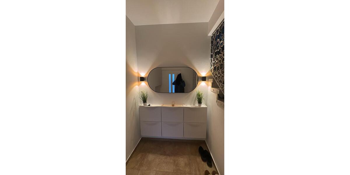Hochparterre Laatzen - 4 Zimmer, 165 m&sup2;, 2.000&euro; | Angebot:26616525