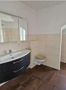 Dachgeschoßwohnung Schönefeld - 4 Zimmer, 135 m&sup2;, 1.486&euro; | Angebot:26060398