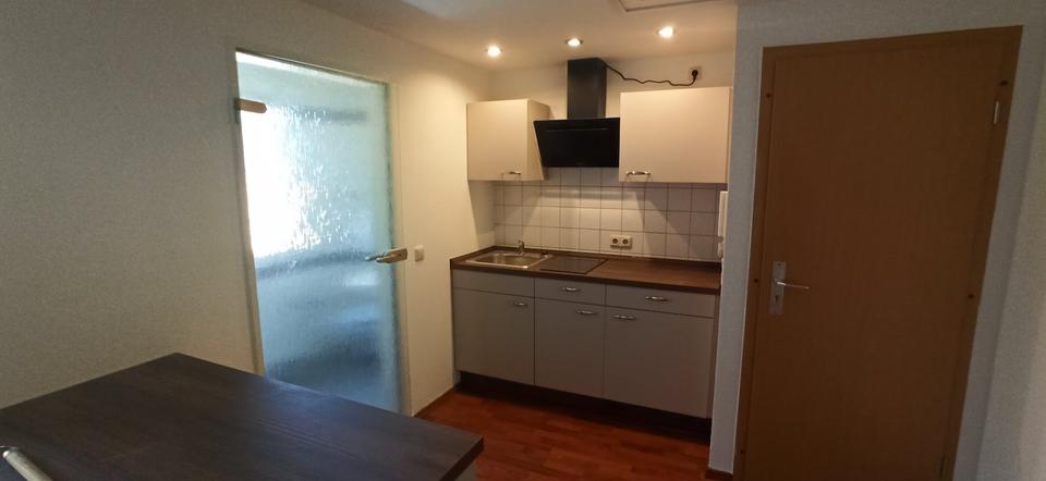 Dachgeschoßwohnung Weißenfels - 1 Zimmer, 33 m&sup2;, 270&euro; | Angebot:26394656