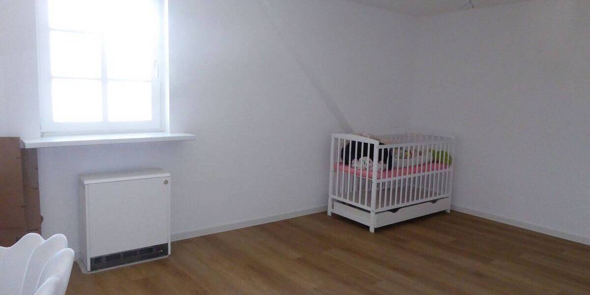 Etagenwohnung Gernsbach - 5 Zimmer, 145 m&sup2;, 1.375&euro; | Angebot:26816178