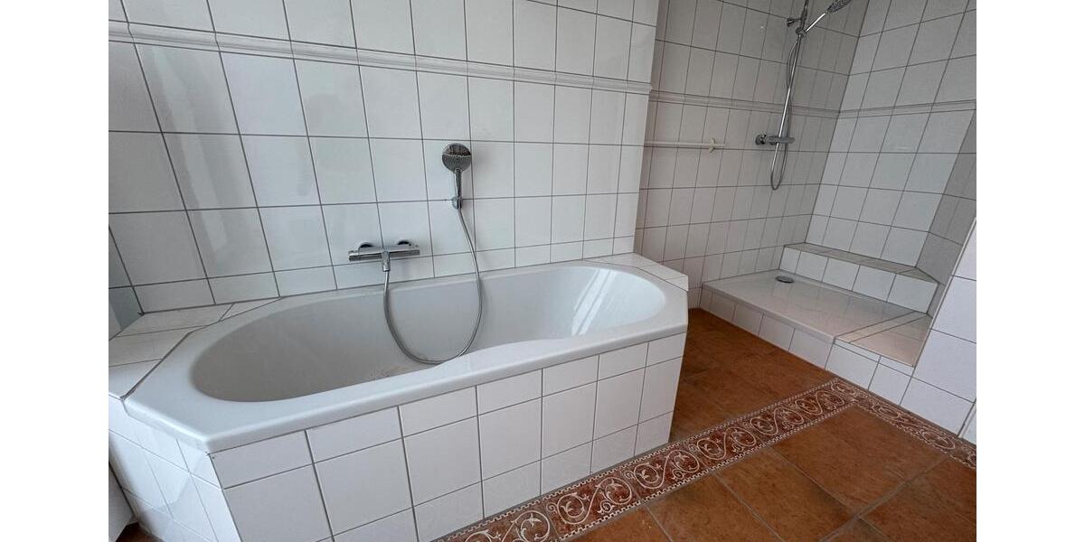Dachgeschoßwohnung Wallenhorst - 3.5 Zimmer, 100 m&sup2;, 1.180&euro; | Angebot:26412504