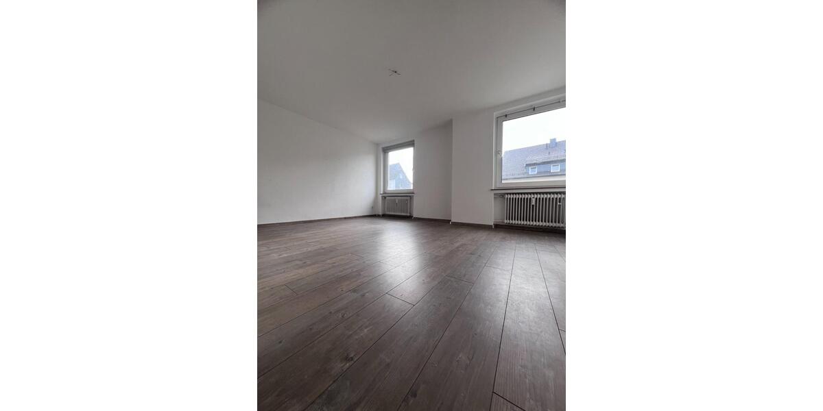 Etagenwohnung Siegen - 5 Zimmer, 111 m&sup2;, 1.150&euro; | Angebot:24752166