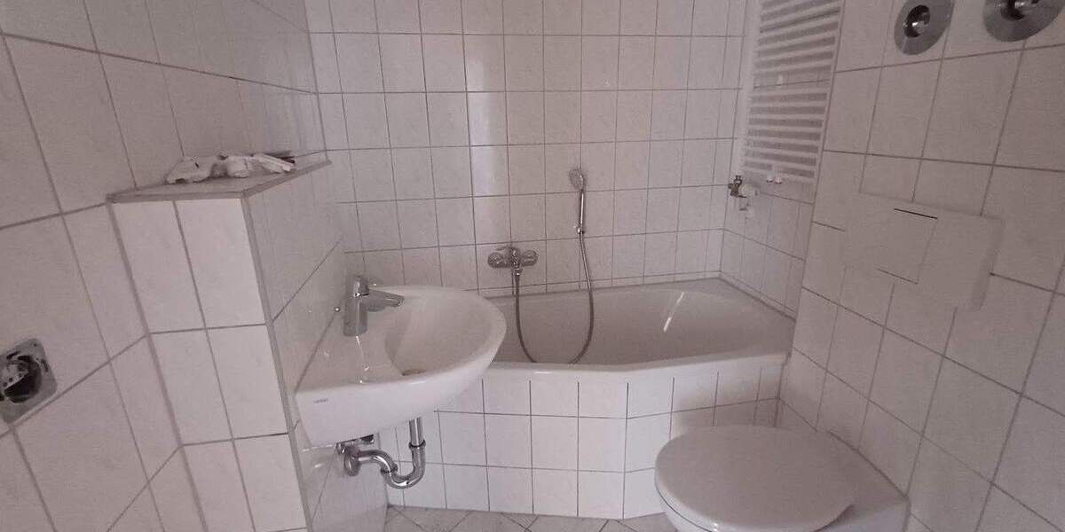 Etagenwohnung Merseburg - 4 Zimmer, 73 m&sup2;, 476&euro; | Angebot:25938748