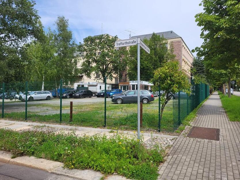 Gewerbegrundstück mit Büro ideal für Autohandel zu vermieten