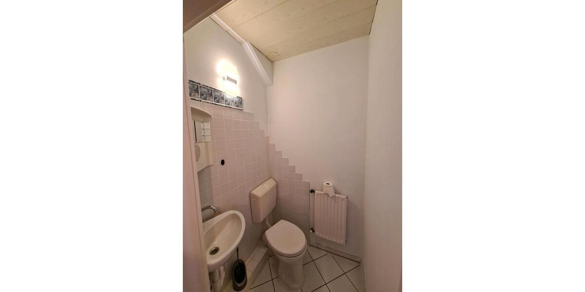 Dachgeschoßwohnung Felsberg - 2 Zimmer, 70 m&sup2;, 1.000&euro; | Angebot:24788514