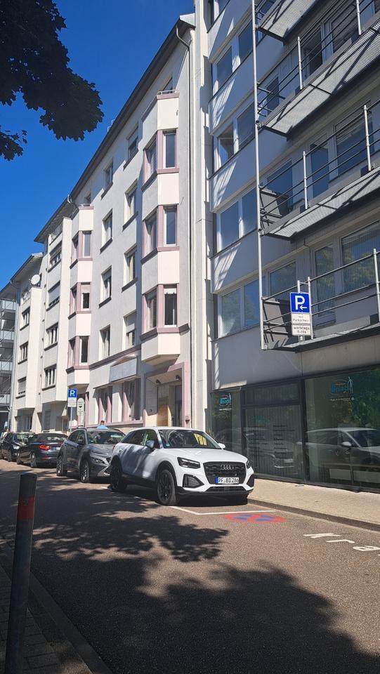 Moderne 3-Zimmer-Wohnung mit großer Dachterrasse – kernsaniert