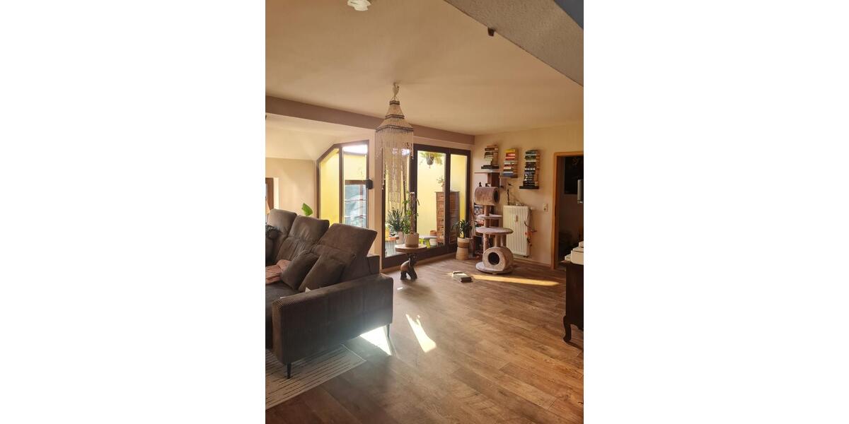 Dachgeschoßwohnung Altenburg - 3.5 Zimmer, 127 m&sup2;, 762&euro; | Angebot:25999853