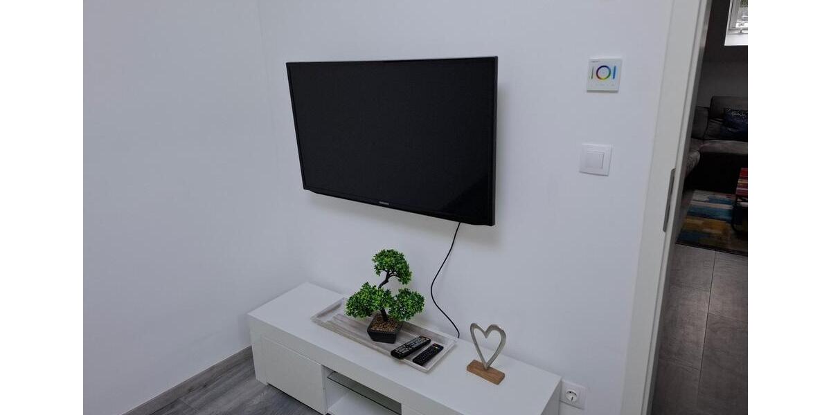 Dachgeschoßwohnung Saarbrücken Neue Bremm - 4 Zimmer, 84 m&sup2;, 840&euro; | Angebot:25331927