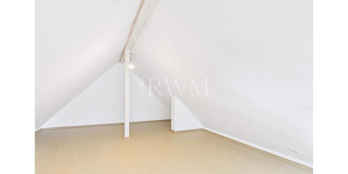 Dachgeschoßwohnung Rottenburg am Neckar - 2.5 Zimmer, 103 m&sup2;, 1.395&euro; | Angebot:26249347
