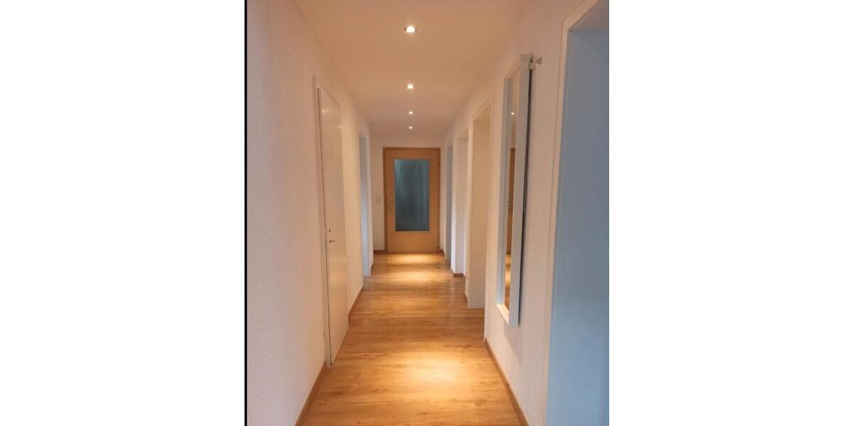 1 WG-Zimmer in sonniger, renovierten Berufstätigen-WG 1 zimmer