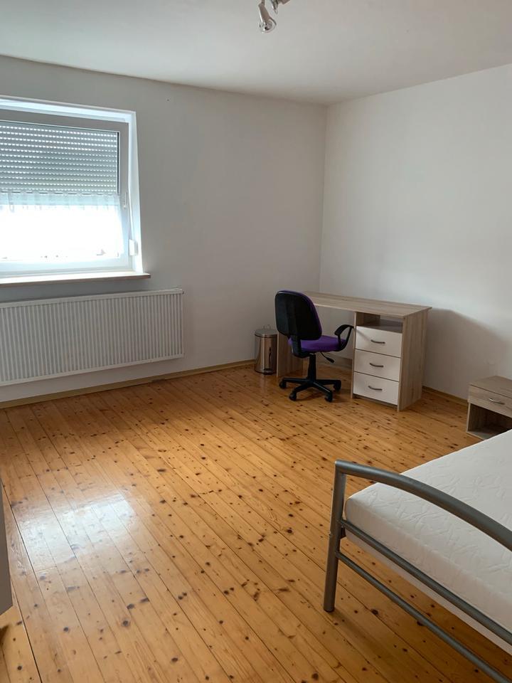 WG Zimmer 17m² inkl. Stellplatz, WLAN, Balkon, voll möbliert
