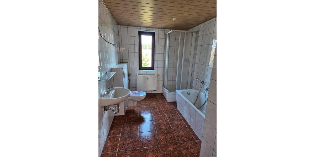 Etagenwohnung Aue-Bad Schlema Bad Schlema - 4 Zimmer, 103 m&sup2;, 600&euro; | Angebot:25839930