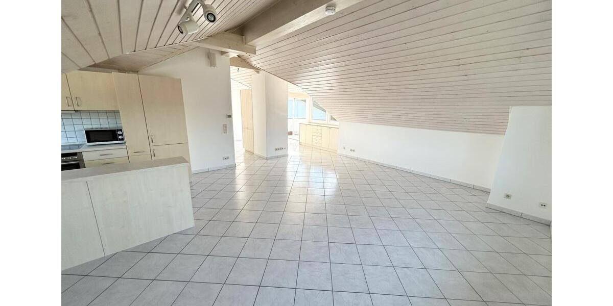 Dachgeschoßwohnung Markgröningen - 3 Zimmer, 76 m&sup2;, 912&euro; | Angebot:26695949