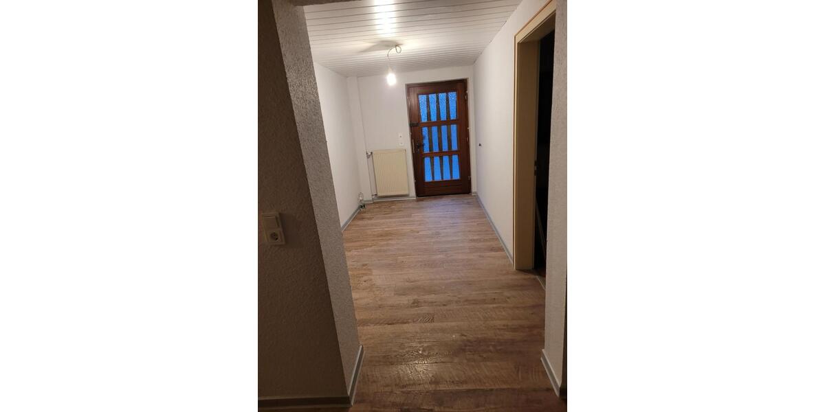 Erdgeschoßwohnung Hennweiler - 3 Zimmer, 102 m&sup2;, 680&euro; | Angebot:24888009