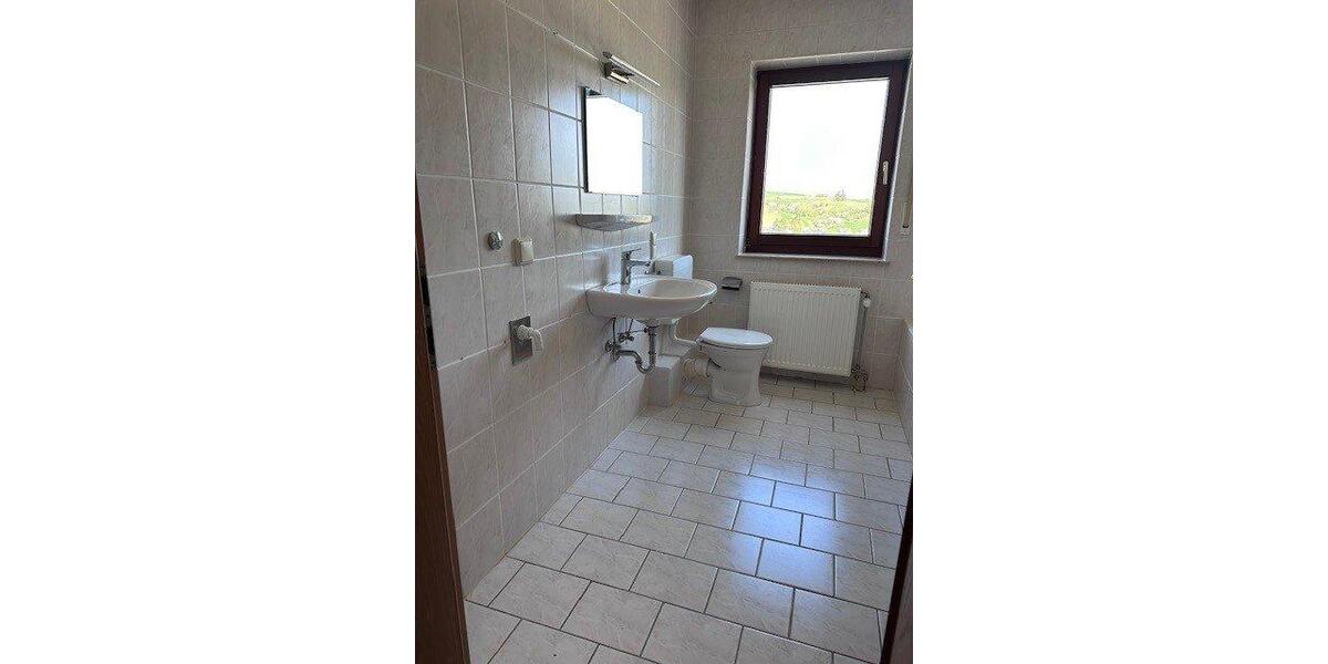Erdgeschoßwohnung Bad Wildungen - 3 Zimmer, 98 m&sup2;, 736&euro; | Angebot:26277698