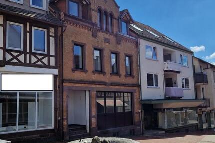 Haus Stadtoldendorf - 8 Zimmer, 165 m&sup2;, 890&euro; | Angebot:26659987