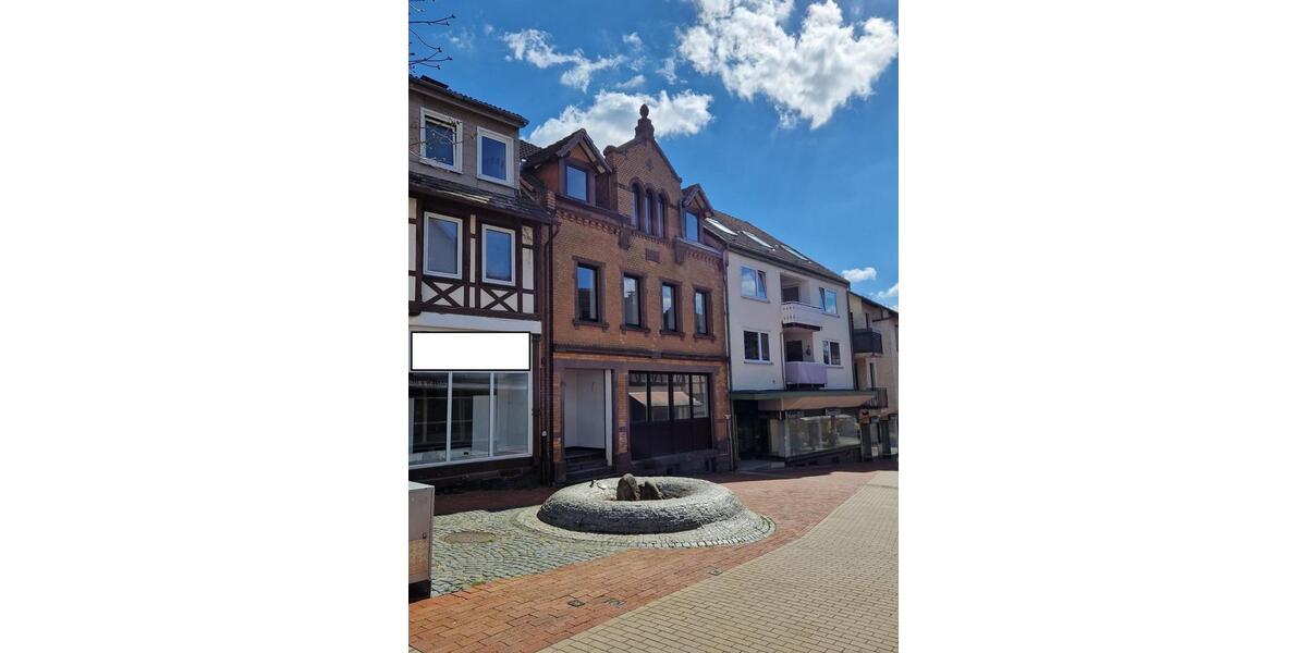 Reihenhaus Stadtoldendorf - 8 Zimmer, 165 m&sup2;, 890&euro; | Angebot:26659987