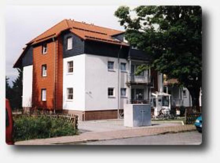 Schöne 1 Zimmer Wohnung + Loggia+Parkplatz+Keller zum 01.12.25