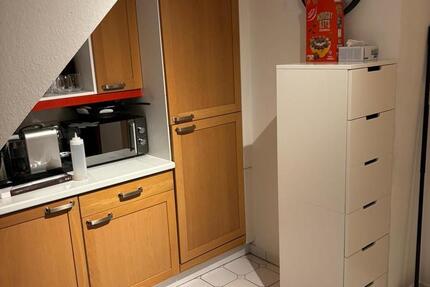 Befristetes WG Zimmer vom 01.12.2025-31.01.2026 mit Wohnzimmer 1 zimmer