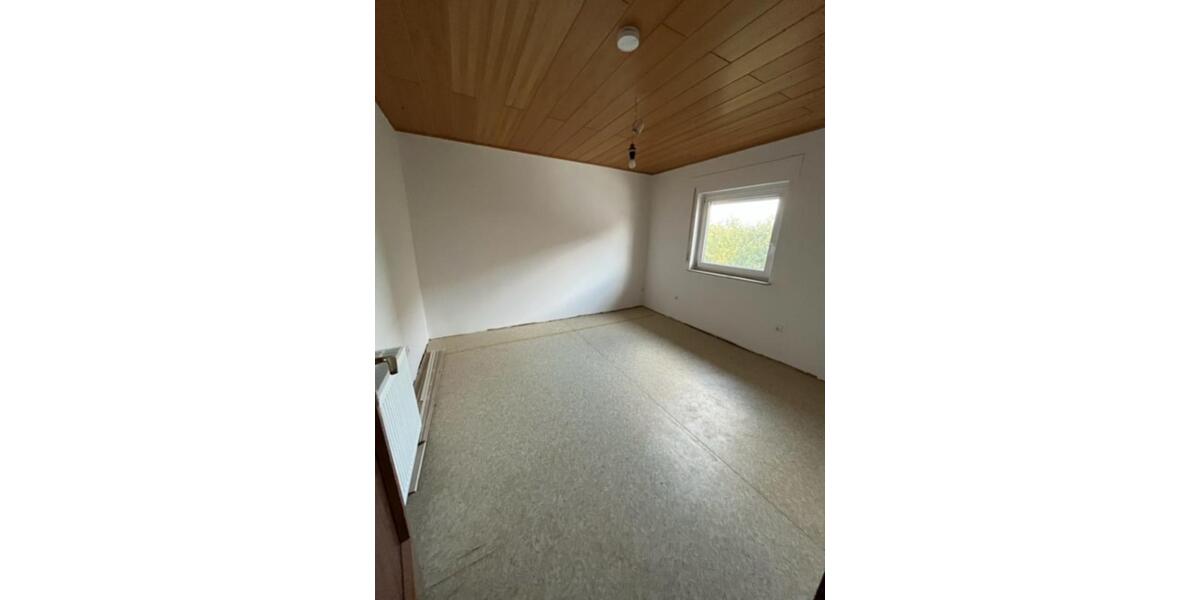 Etagenwohnung Roßdorf - 4 Zimmer, 113 m&sup2;, 1.200&euro; | Angebot:24239924