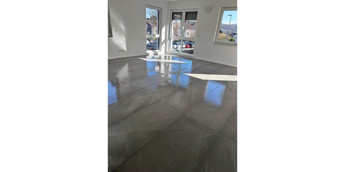 Etagenwohnung Gummersbach - 2 Zimmer, 102 m&sup2;, 1.500&euro; | Angebot:24713486