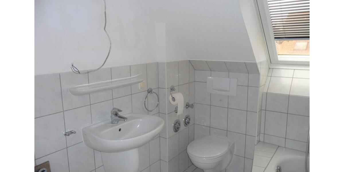 Dachgeschoßwohnung Niederaula - 2.5 Zimmer, 1 m&sup2;, 584&euro; | Angebot:26148671