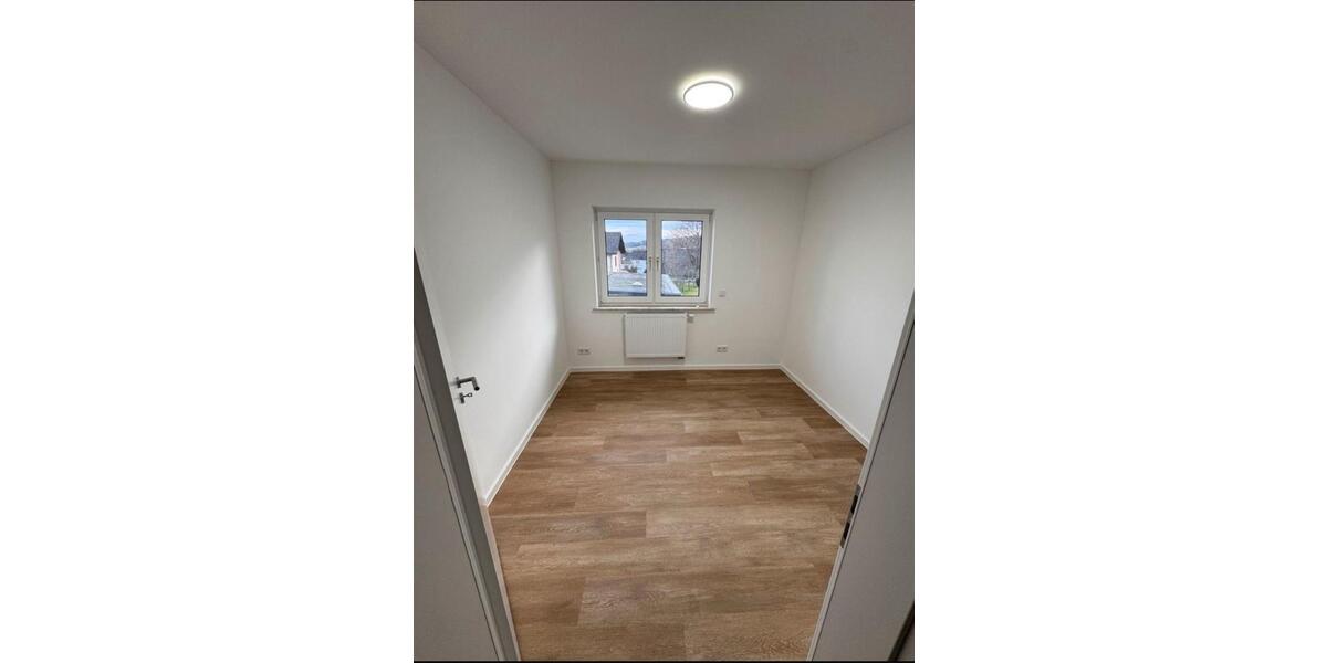 Etagenwohnung Merenberg - 4 Zimmer, 106 m&sup2;, 1.050&euro; | Angebot:26612043