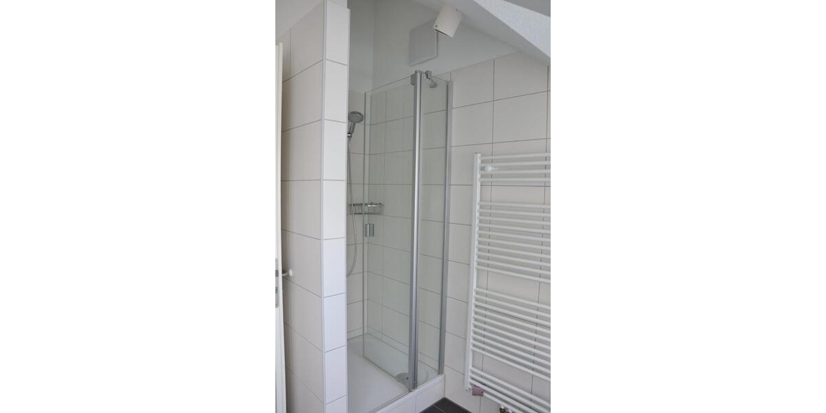 Dachgeschoßwohnung Nürtingen - 3.5 Zimmer, 104 m&sup2;, 1.330&euro; | Angebot:25099093