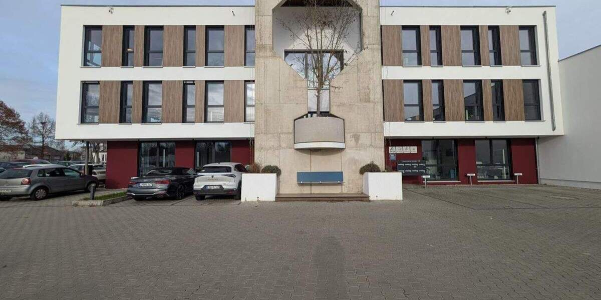 ****Modern und repräsentativ *** helle Büroeinheit im I EG links (Lift vorhanden) 1 zimmer