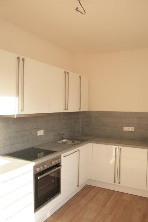 Zentrumsnah wohnen: 2-Zimmer-Wohnung mit Einbauküche, Balkon und TG-Stellplatz 2 zimmer