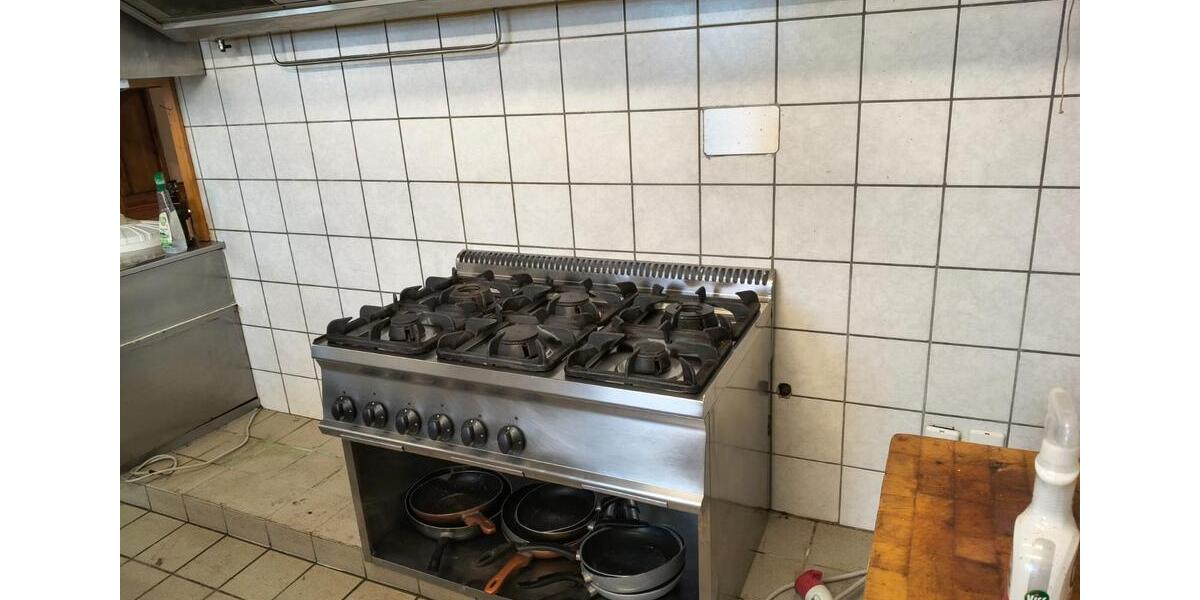 Komplett eingerichtetes Restaurant mit Wohnung und zusätzlichen Z zimmer