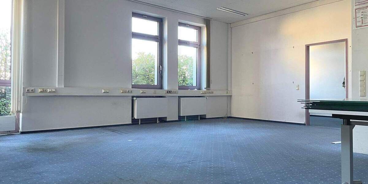 Gewerbeobjekt Bamberg Gereuth - 8 Zimmer, 338 m&sup2;, 2.960&euro; | Angebot:25734006