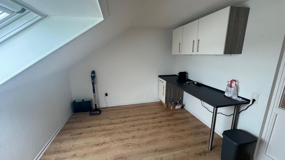 Dachgeschoßwohnung Fröndenberg (Ruhr) - 4 Zimmer, 90 m&sup2;, 670&euro; | Angebot:25905947