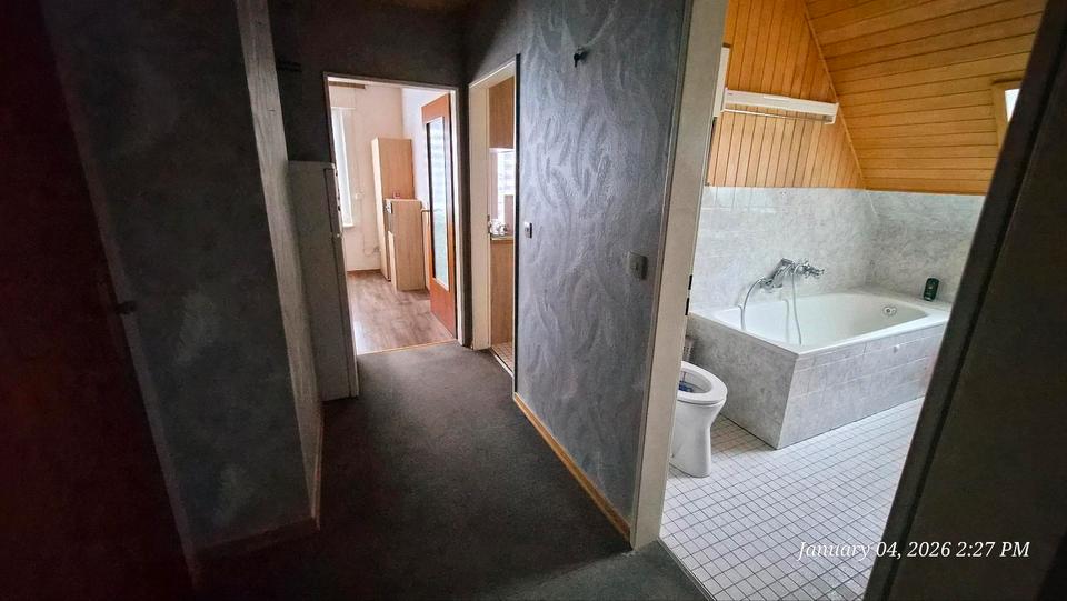 Dachgeschosswohnung zu Vermieten 4 zimmer