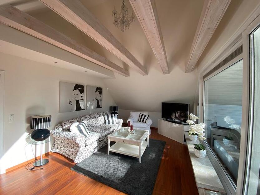 All inklusive!! Möbelierte 2 Zimmerwohnung mit Balkon u. Carport zimmer