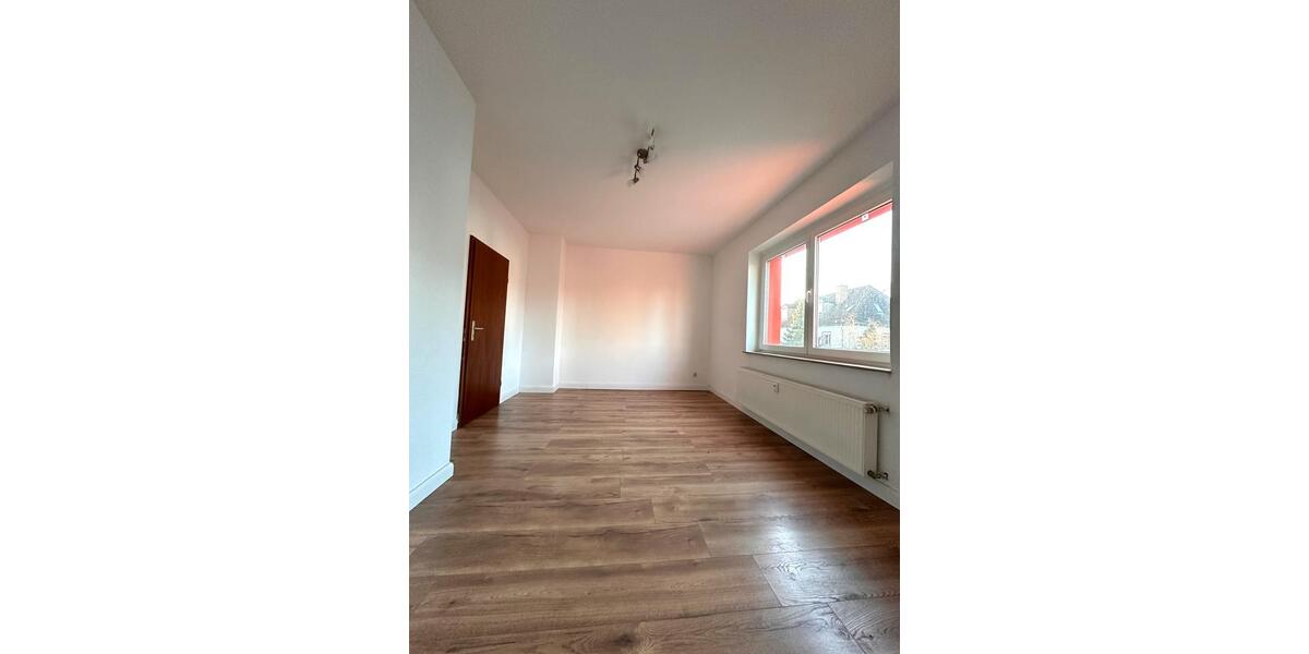 2- Zimmer Wohnung 1. OG links 2 zimmer