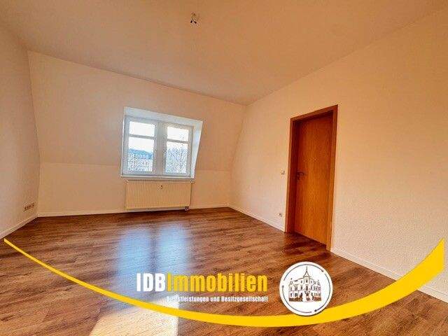 Etagenwohnung Freital Deuben - 4 Zimmer, 121 m&sup2;, 1.100&euro; | Angebot:24157651