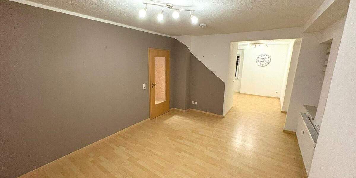 Etagenwohnung Augustusburg Erdmannsdorf - 3 Zimmer, 69 m&sup2;, 485&euro; | Angebot:25662575