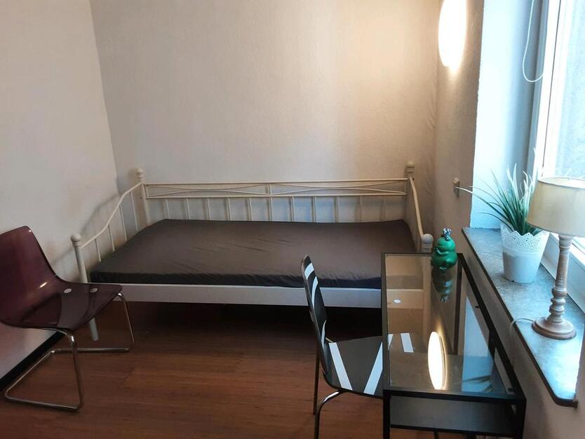 WG Zimmer möbliert für Studenten Praktikanten Berufspendler zimmer