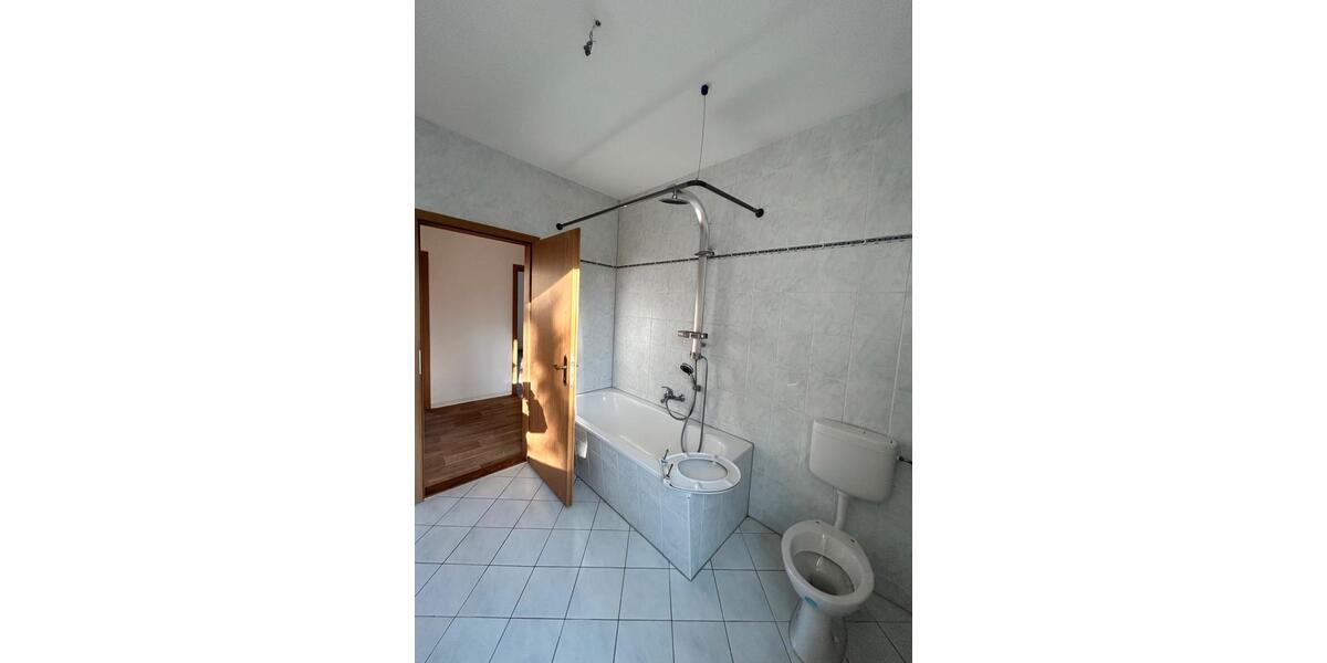 Erdgeschoßwohnung Döbeln - 5 Zimmer, 100 m&sup2;, 800&euro; | Angebot:26455731