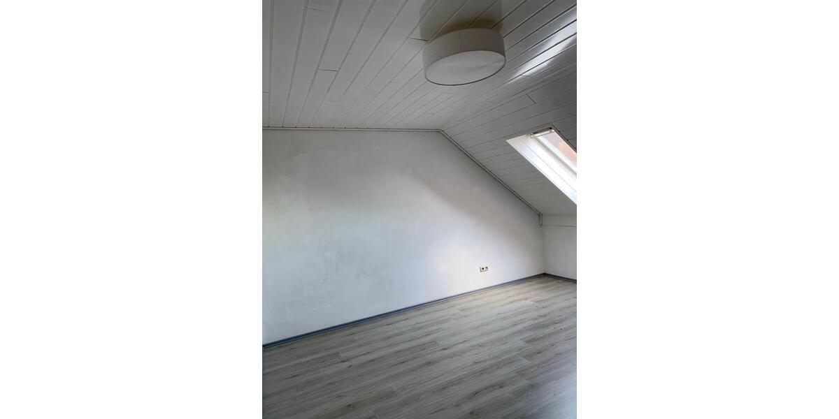 Etagenwohnung Döhlau - 4 Zimmer, 100 m&sup2;, 788&euro; | Angebot:26269088
