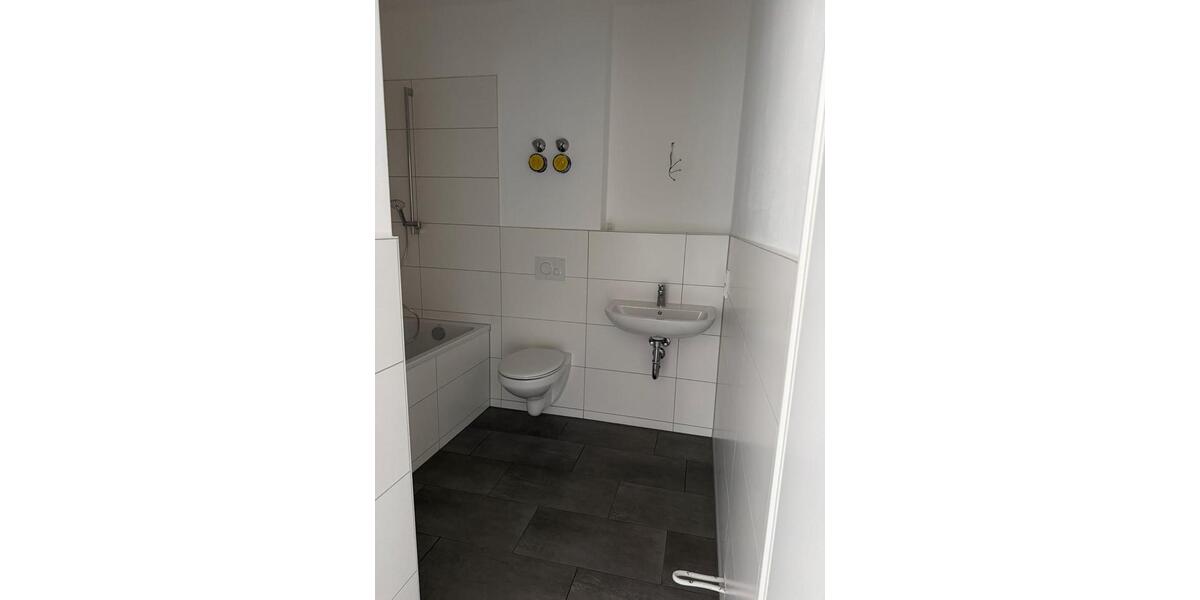 Etagenwohnung Eisenach - 4 Zimmer, 100 m&sup2;, 930&euro; | Angebot:26705554
