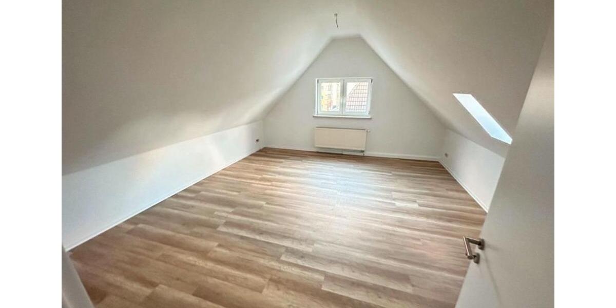 Maisonettenwohnung Halle (Saale) - 4 Zimmer, 140 m&sup2;, 1.150&euro; | Angebot:26675415