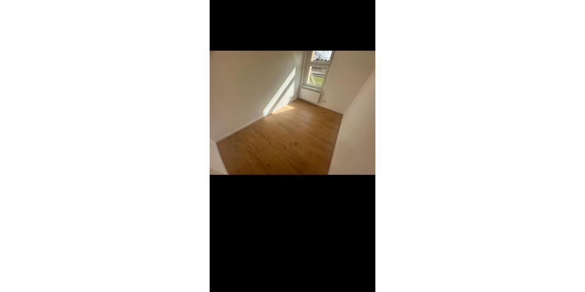 Etagenwohnung Mügeln - 3 Zimmer, 80 m&sup2;, 680&euro; | Angebot:25951415